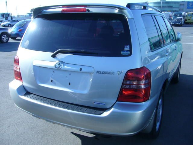 2002 Toyota Kluger V