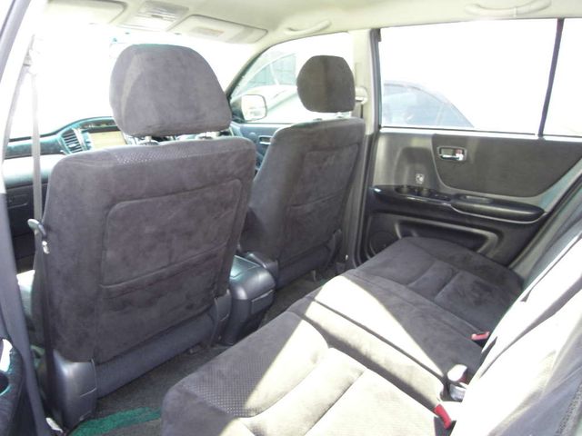 2002 Toyota Kluger V