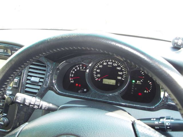 2002 Toyota Kluger V