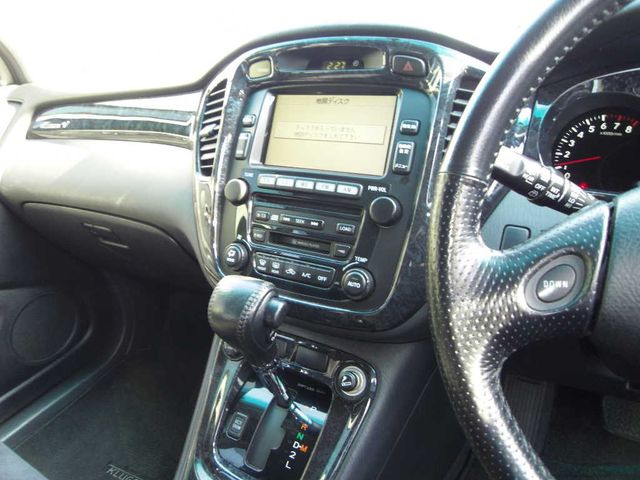 2002 Toyota Kluger V