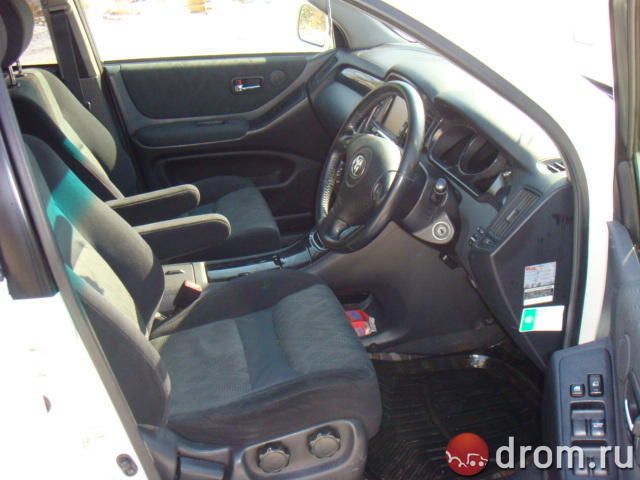 2002 Toyota Kluger V