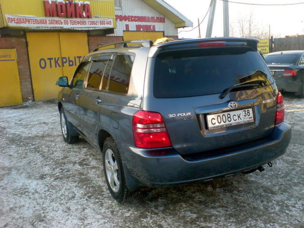 2002 Toyota Kluger V