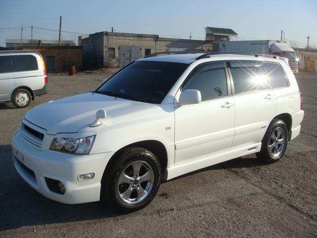 2002 Toyota Kluger V