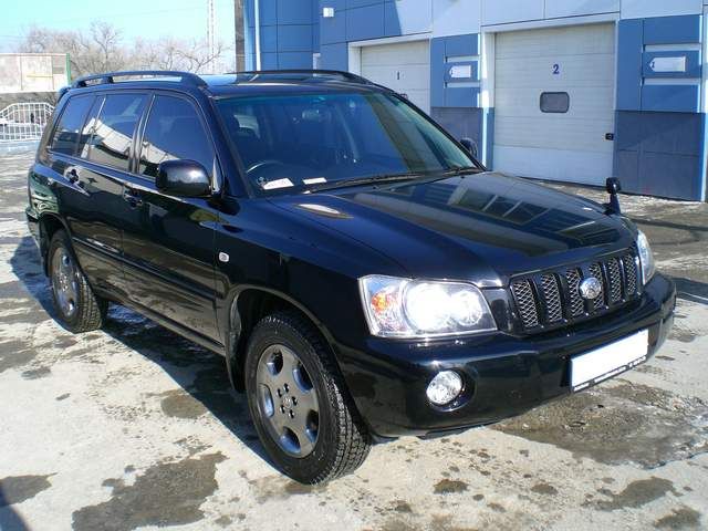 2002 Toyota Kluger V