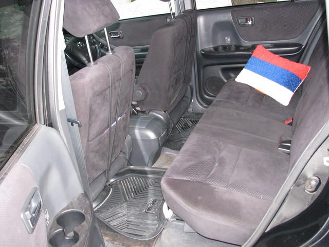 2002 Toyota Kluger V