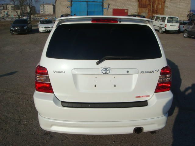 2002 Toyota Kluger V