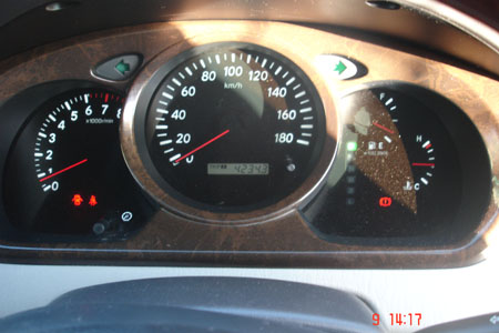 2002 Toyota Kluger V Photos