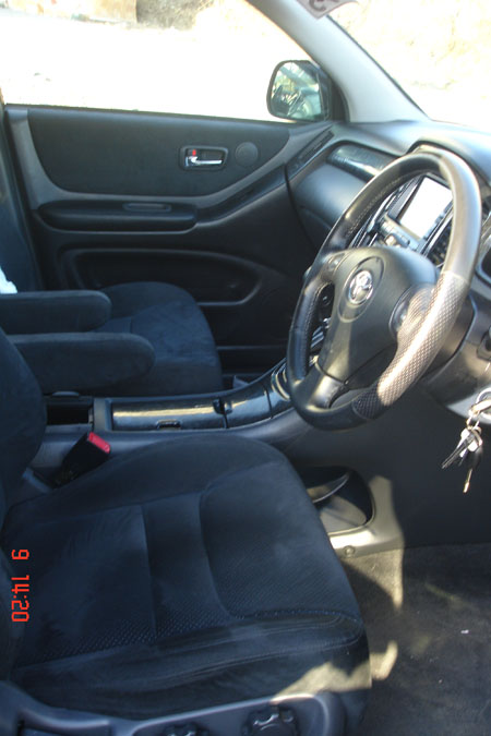 2002 Toyota Kluger V Pictures