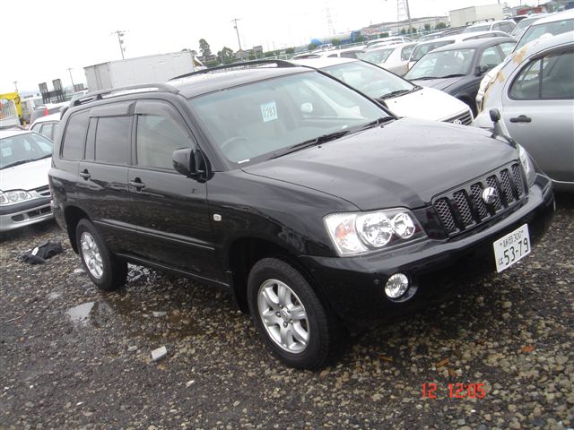 2002 Toyota Kluger V Pictures