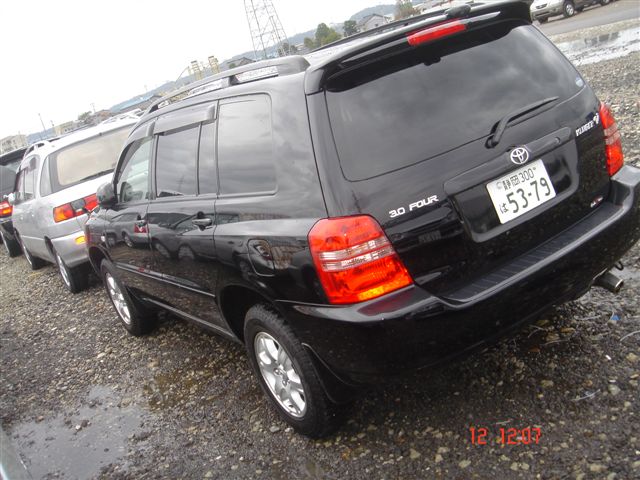 2002 Toyota Kluger V Pictures