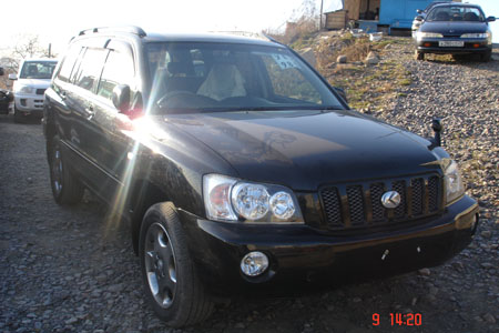 2002 Toyota Kluger V Photos