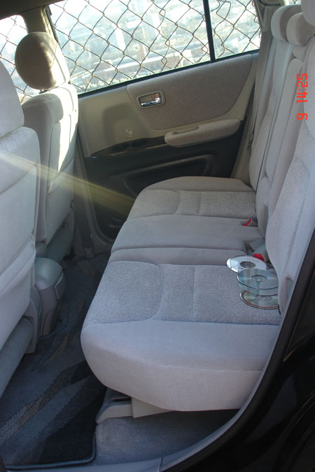 2002 Toyota Kluger V Pictures