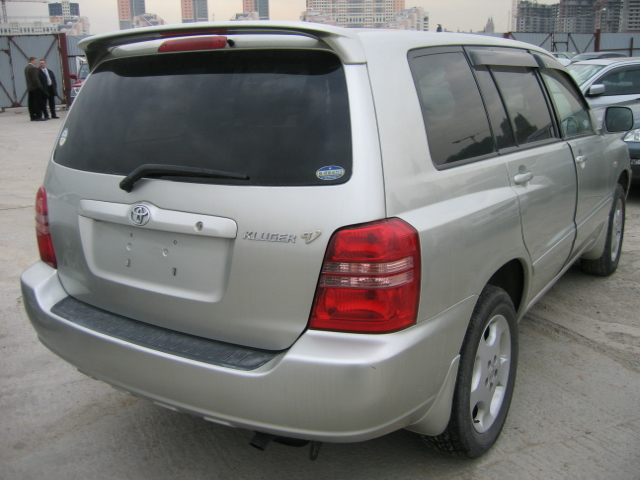 2002 Toyota Kluger V Photos