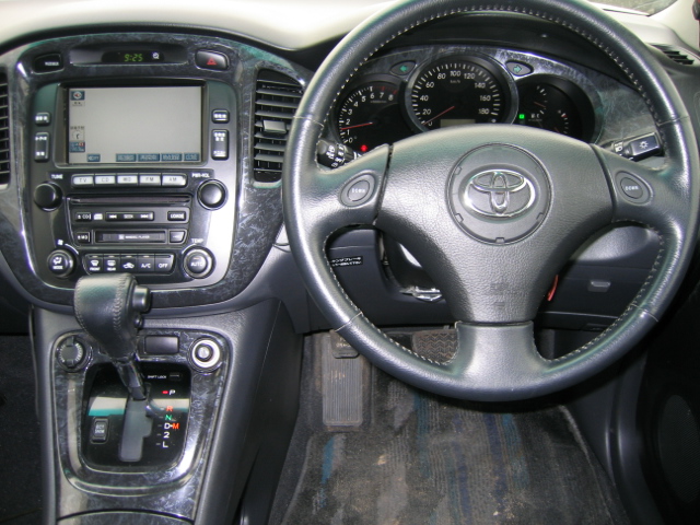 2002 Toyota Kluger V For Sale