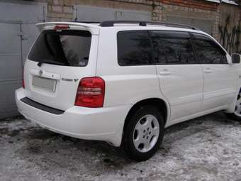 2002 Toyota Kluger V Photos