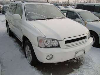 2002 Toyota Kluger V Photos