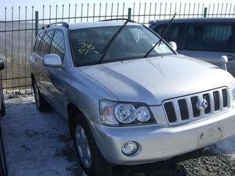 2002 Toyota Kluger V Photos