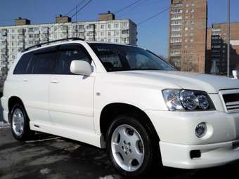 2002 Toyota Kluger V Pictures