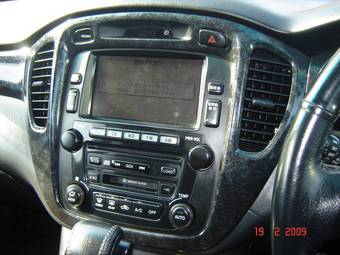 2002 Toyota Kluger V Photos