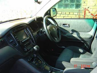 2002 Toyota Kluger V Photos