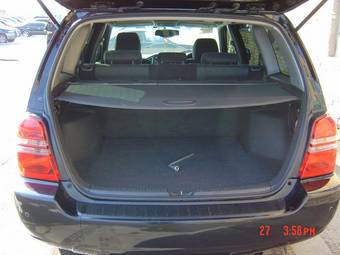 2002 Toyota Kluger V Photos