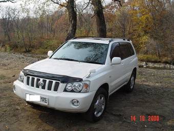 2002 Toyota Kluger V Images