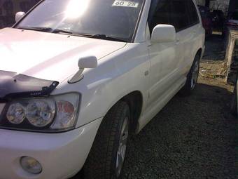 2002 Toyota Kluger V Photos