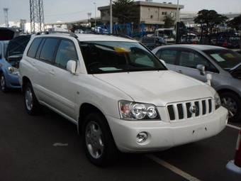 2002 Toyota Kluger V Photos