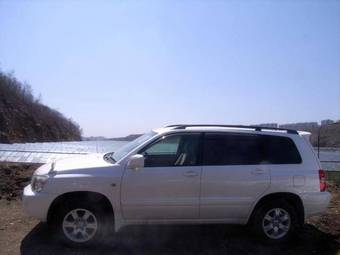 2002 Toyota Kluger V Pictures