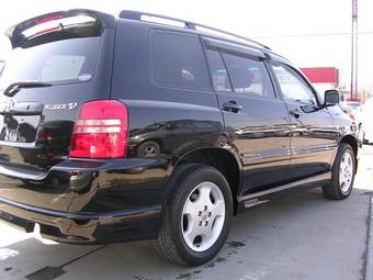 2002 Toyota Kluger V Images