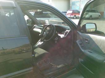 2002 Toyota Kluger V Pictures