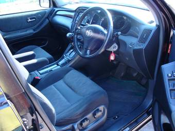 2002 Toyota Kluger V Pictures