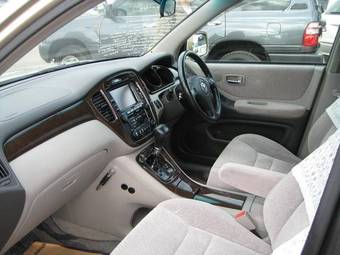 2002 Toyota Kluger V Pics