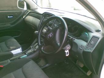 2002 Toyota Kluger V Pictures