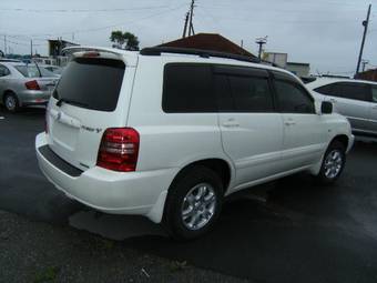 2002 Toyota Kluger V Photos