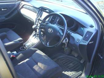 2002 Toyota Kluger V Pictures