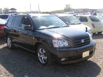 2002 Toyota Kluger V Photos