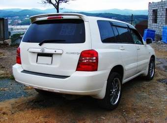 2002 Toyota Kluger V Photos