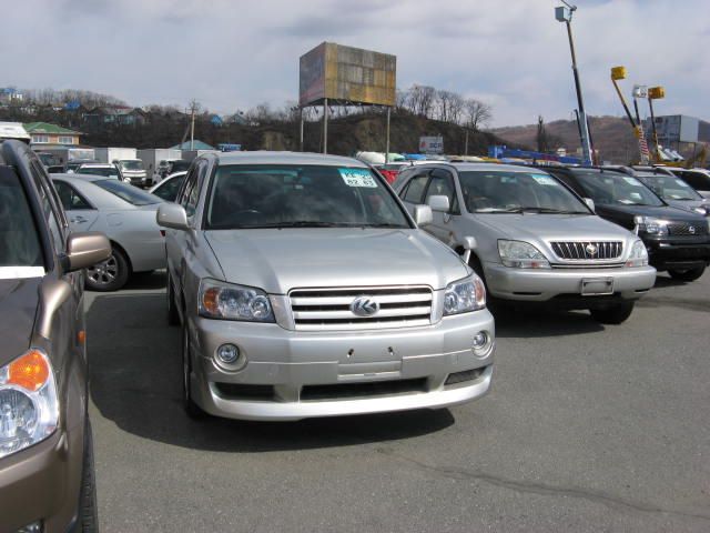 2003 Toyota Kluger V