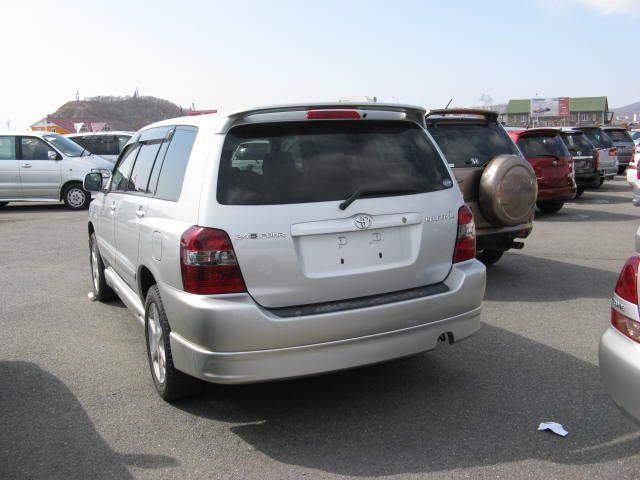 2003 Toyota Kluger V