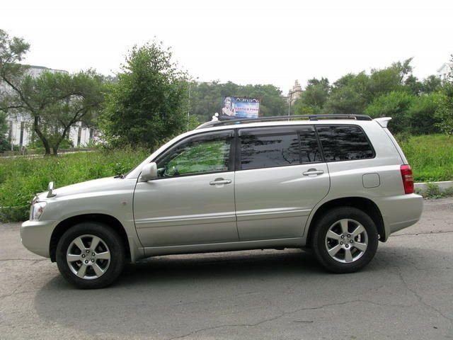 2003 Toyota Kluger V