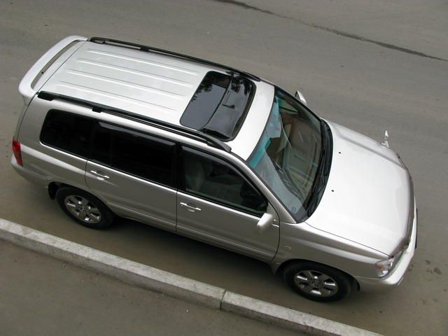 2003 Toyota Kluger V