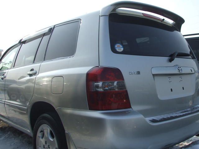 2003 Toyota Kluger V