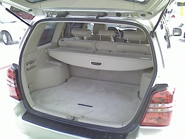 2003 Toyota Kluger V