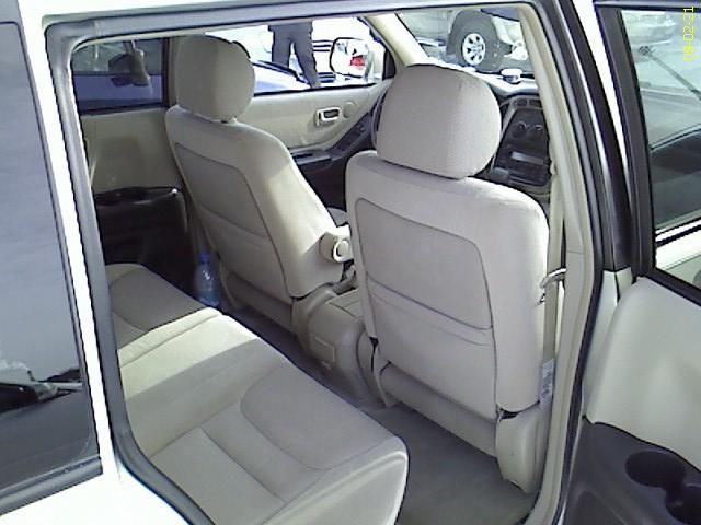 2003 Toyota Kluger V
