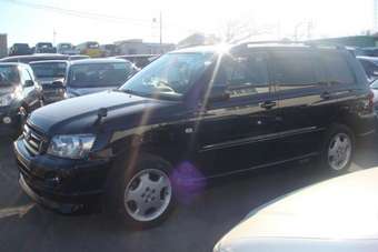 2003 Toyota Kluger V Pics