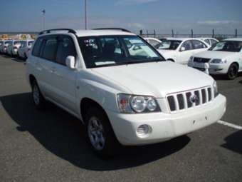 2003 Toyota Kluger V Photos