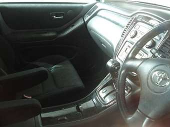 2003 Toyota Kluger V Pictures