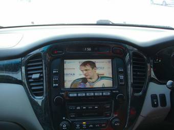 2003 Toyota Kluger V Pics