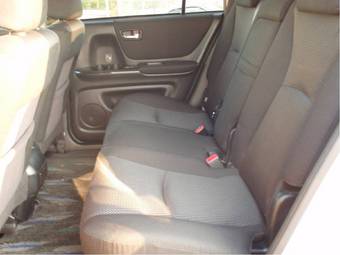 2003 Toyota Kluger V Photos